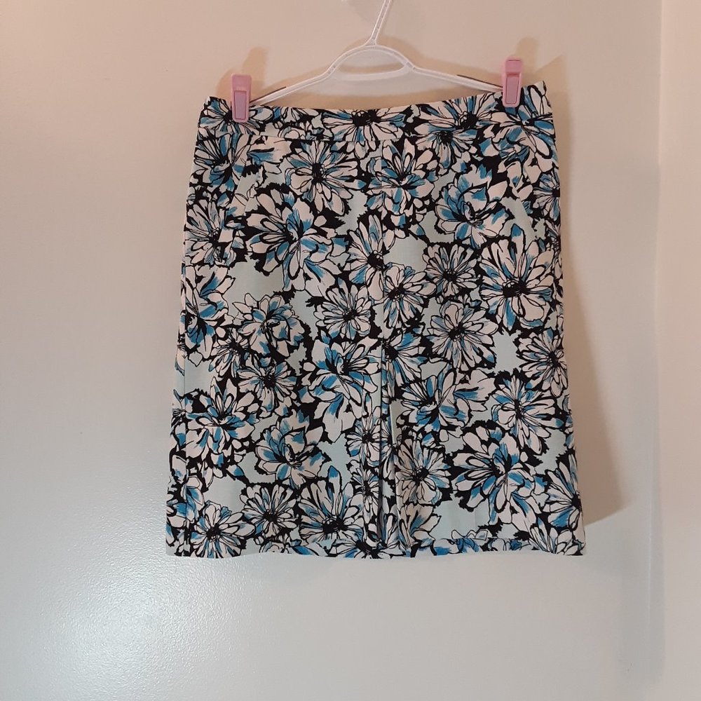 Jones New York Blue Floral Skirt Size 10